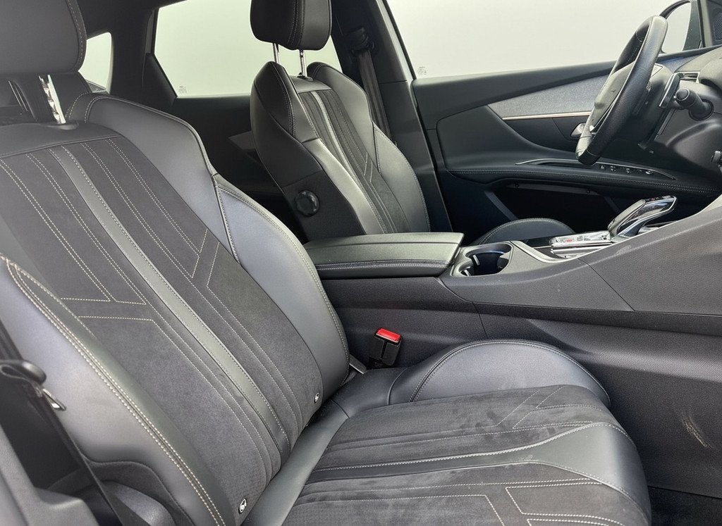 Peugeot 3008 130pk PT Facelift model GT-line, Camera | Navi, Auto's, Peugeot, Gebruikt, 1199 cc, Leder en Stof, Wit
