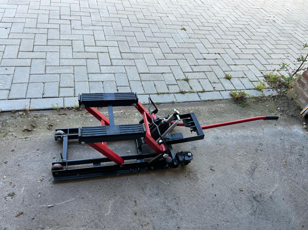 Motorlift GERESERVEERD, Ophalen, Zo goed als nieuw