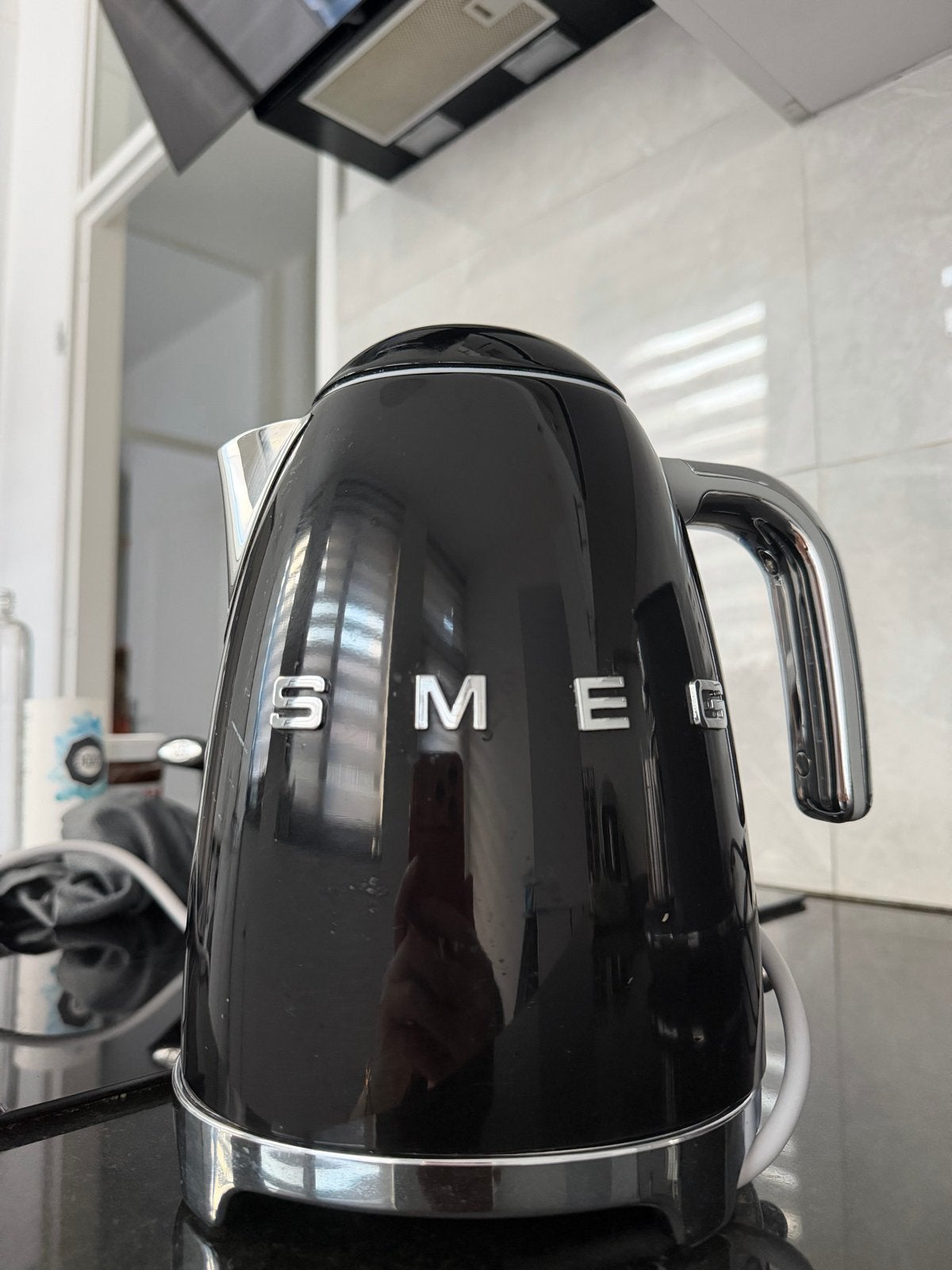 Smeg Waterkoker Zwart, 1 tot 2 liter, Ophalen, Zo goed als nieuw, Draadloos