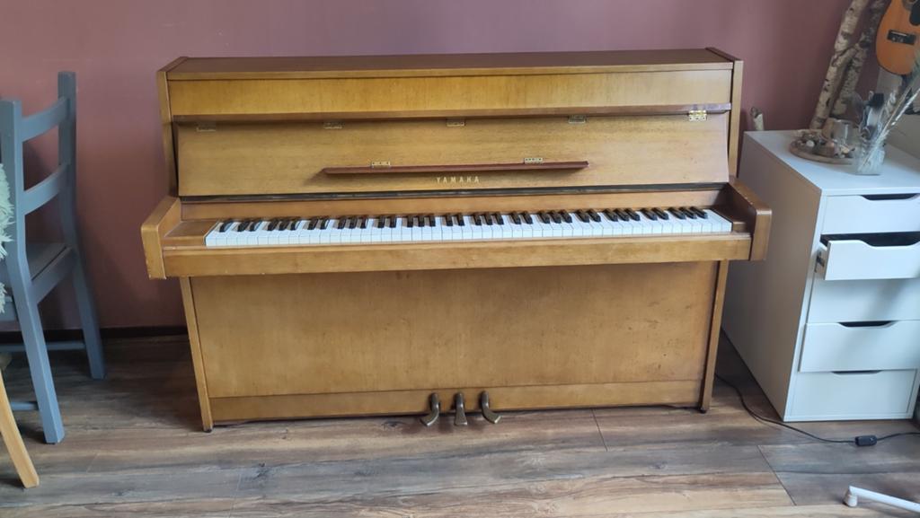 Yamaha Piano - Klassiek Houten Model, Muziek en Instrumenten, Piano's, Ophalen
