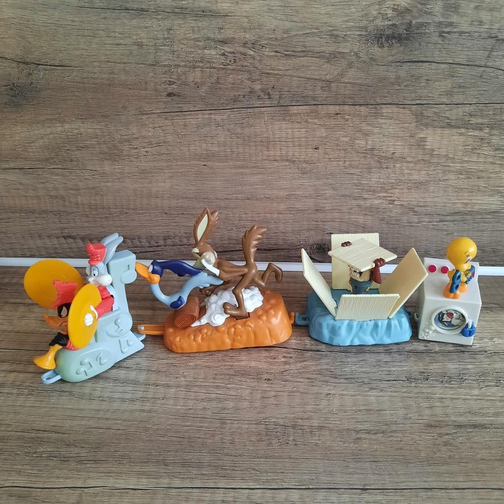 Looney Tunes "Trein" Warner Bros Wile, Verzamelen, Stripfiguren, Ophalen of Verzenden, Looney Tunes, Gebruikt, Beeldje of Figuurtje
