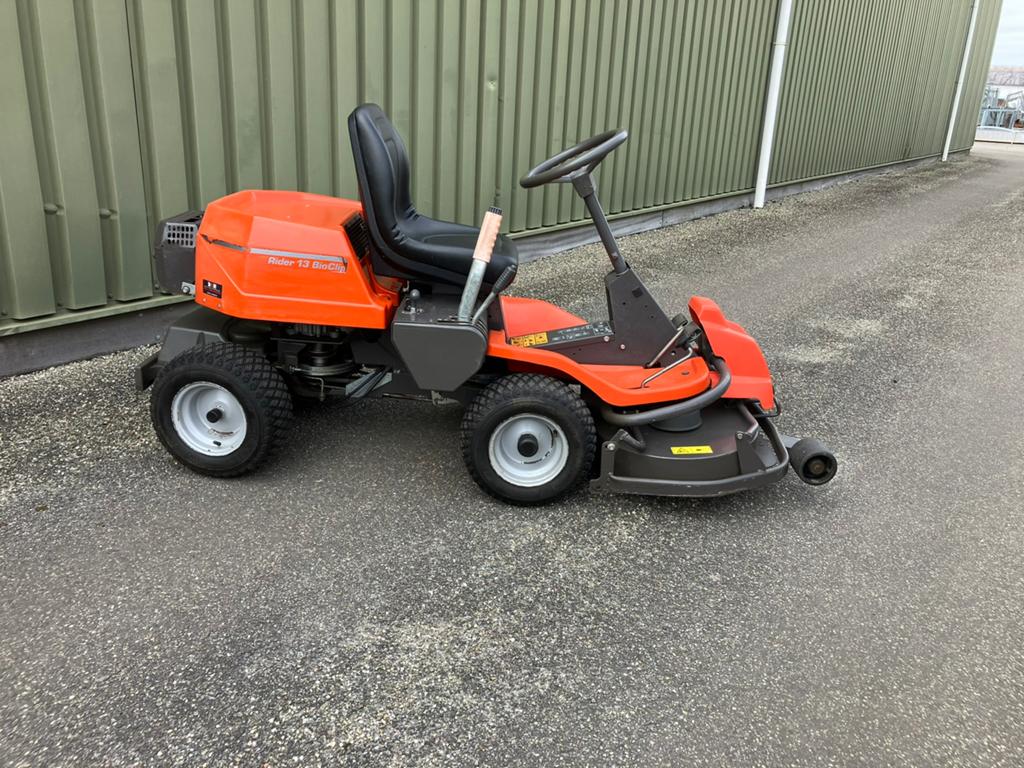 Zeer nette husqvarna r13 frontmaaier NIEUW MULCH MAAIDEK!!!!, Tuin en Terras, Zitmaaiers, Zo goed als nieuw, Ophalen