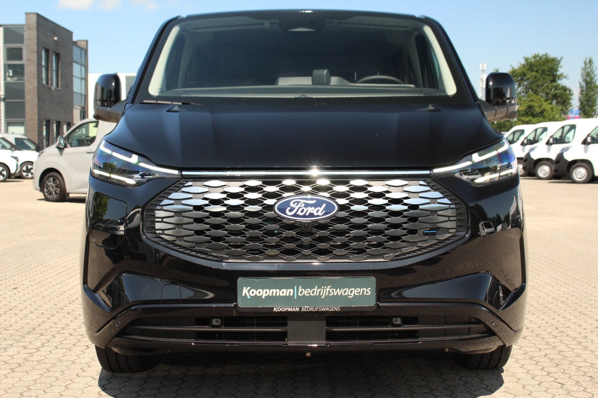 Ford E-Transit Custom 320 L2H1 Limited DC | 71 kWh | 160kW/2, Auto's, Automaat, Achterwielaandrijving, Electronic Stability Program (ESP)