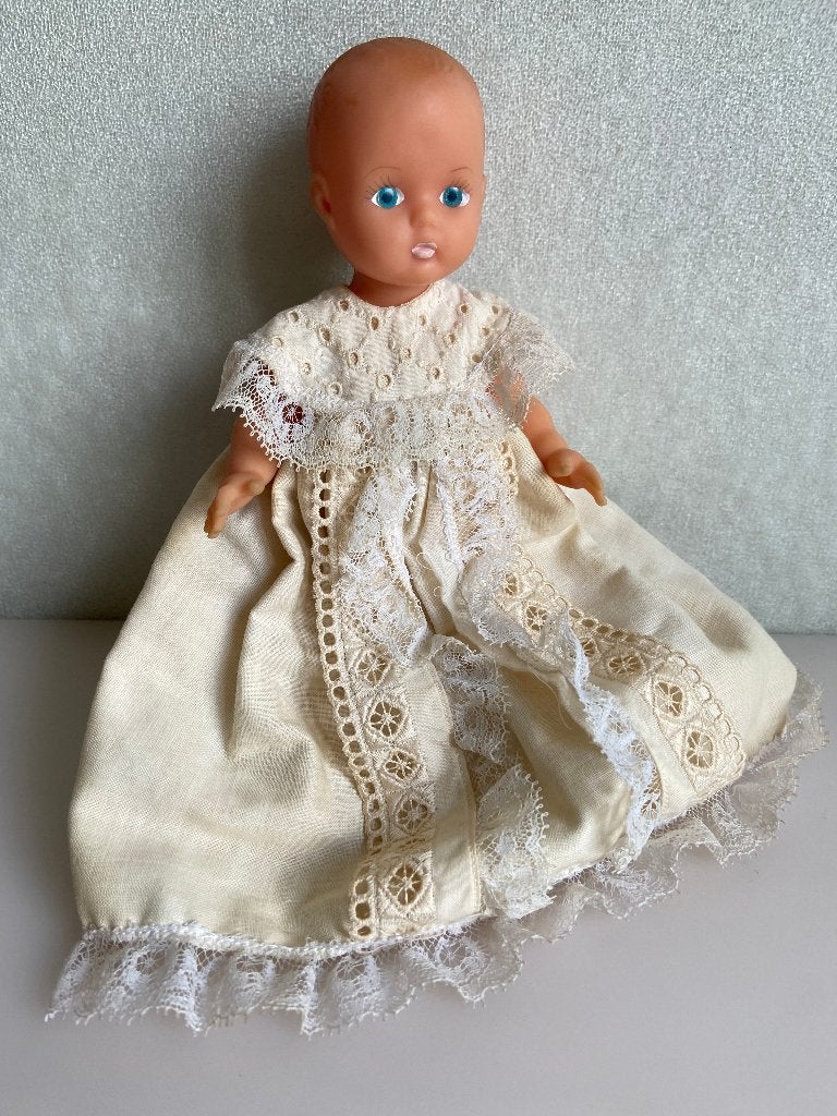 Vintage Popje Rubber 17 cm, Verzamelen, Poppen, Ophalen of Verzenden, Gebruikt, Pop