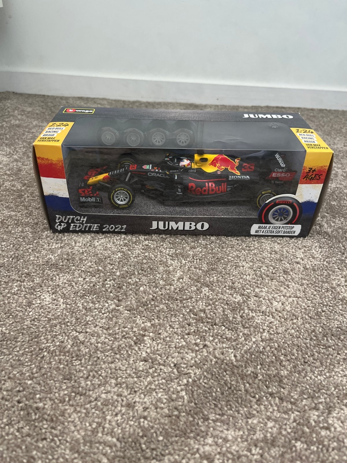 Bburago Red Bull Racing RB16B Max Verstappen 1:24 modelauto, Hobby en Vrije tijd, Modelauto's | 1:24, Ophalen of Verzenden, Zo goed als nieuw