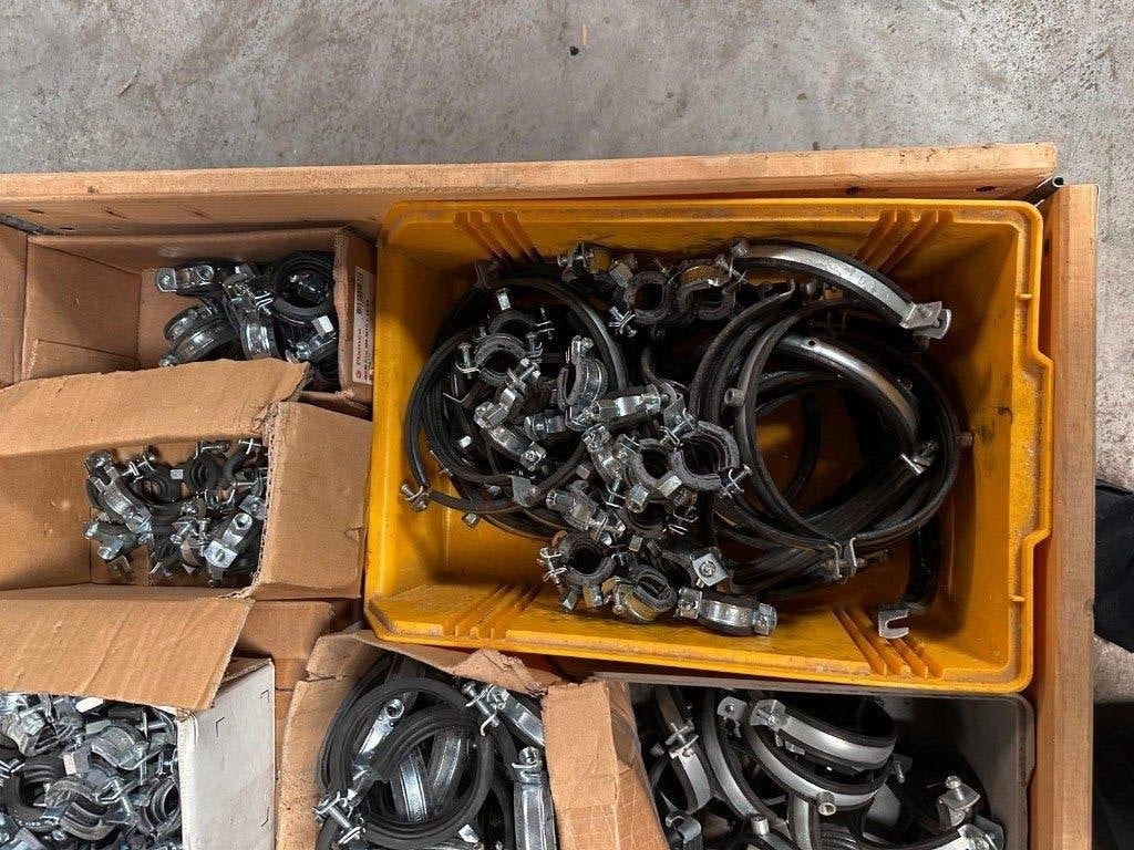 Partij buisklemmen, Ophalen, Gebruikt, 50 tot 100 mm