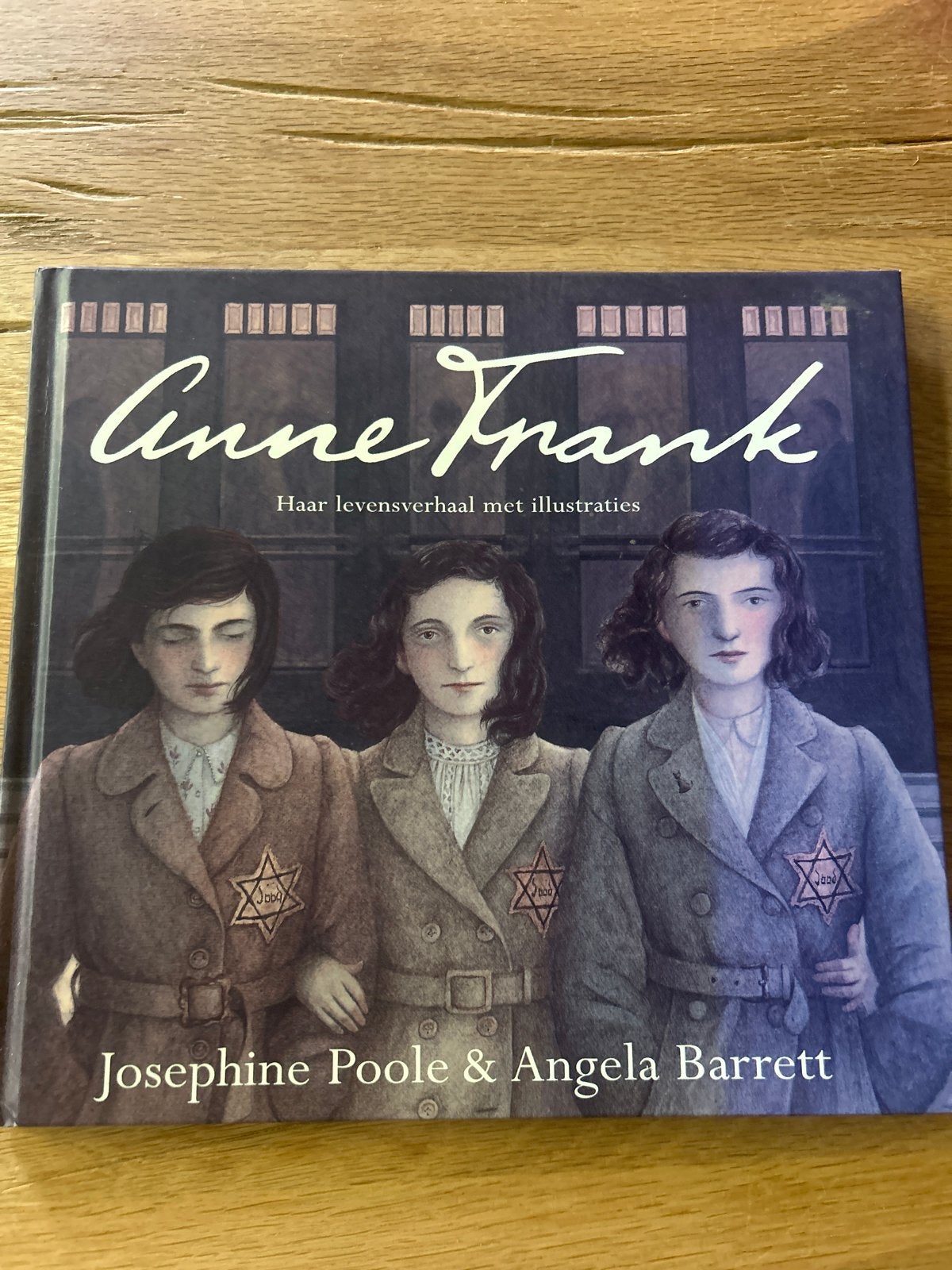 Anne Frank: Haar levensverhaal met illustraties, Ophalen of Verzenden, 20e eeuw of later, Zo goed als nieuw