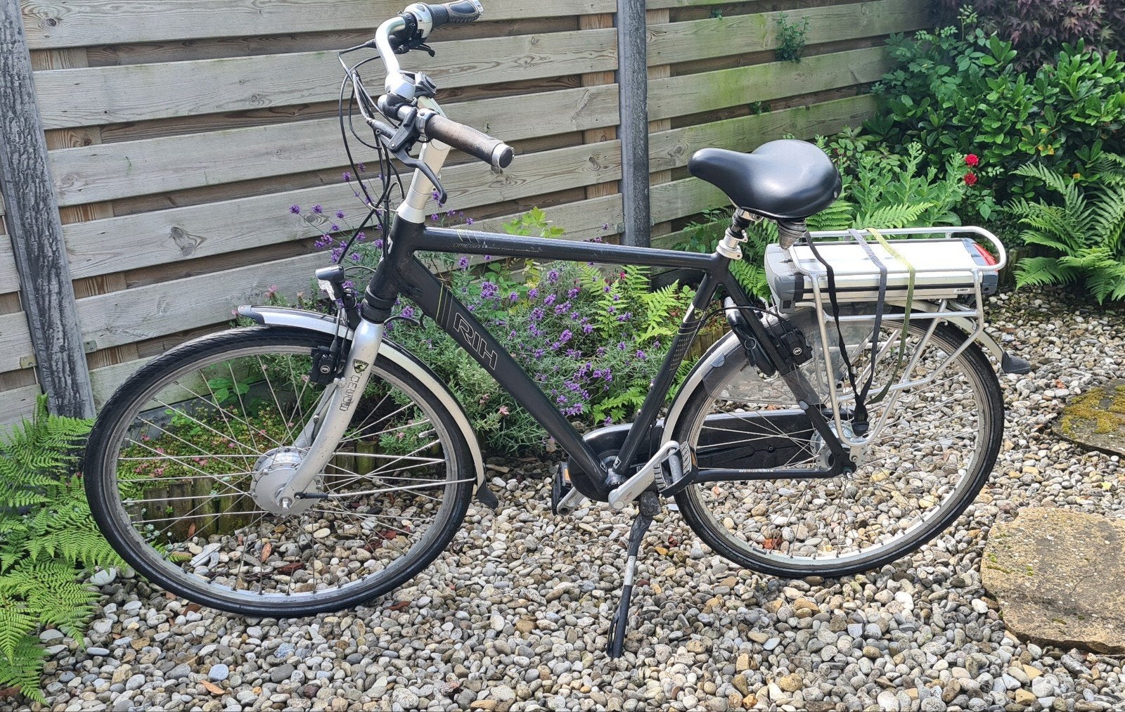 RIH Omega 3 H56 , 2 opladers en een defecte accu, 53 tot 57 cm, Ophalen, Gebruikt, Overige merken