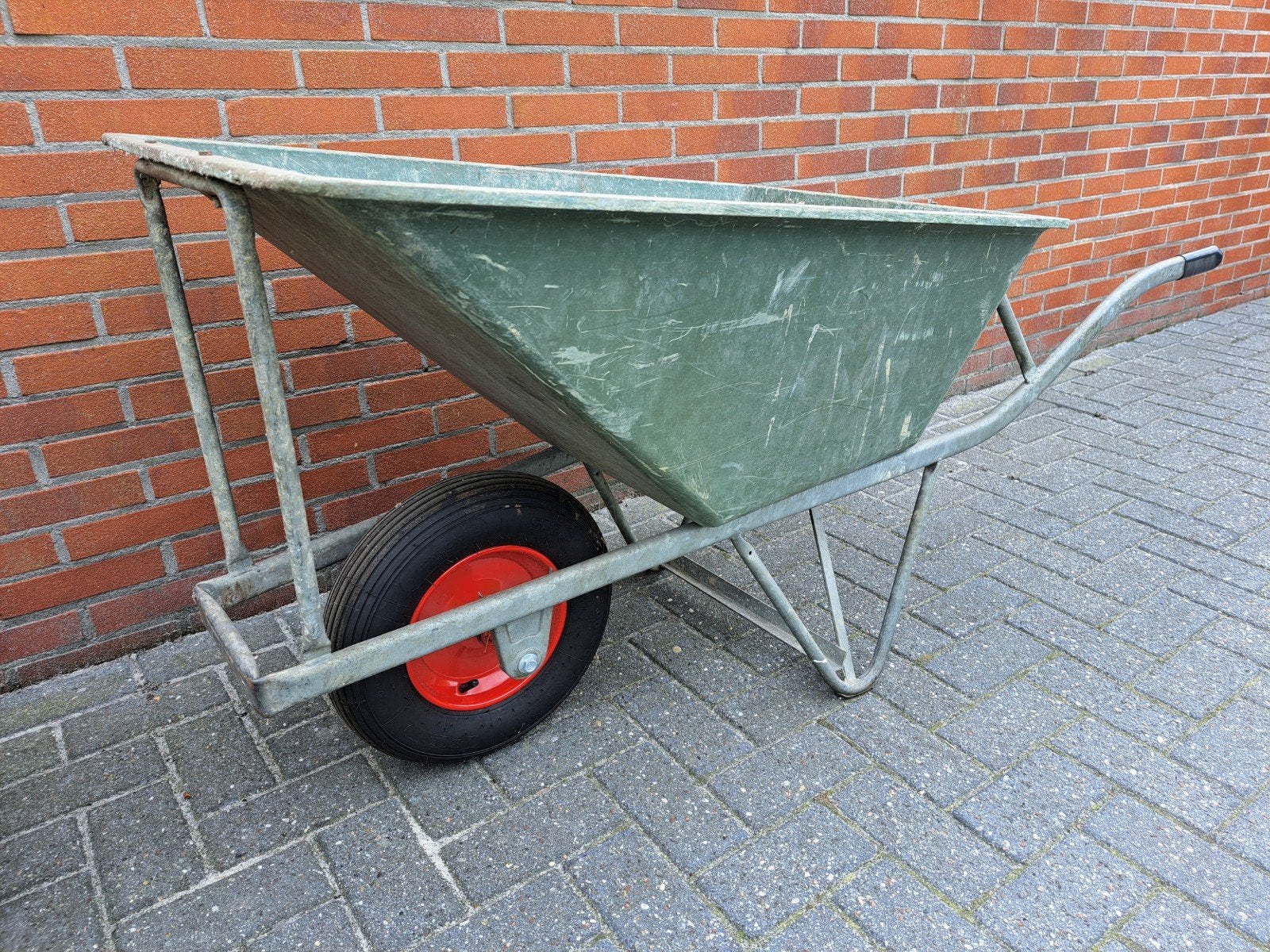 Kruiwagen 140 liter, Ophalen, Gebruikt, Eenwielig