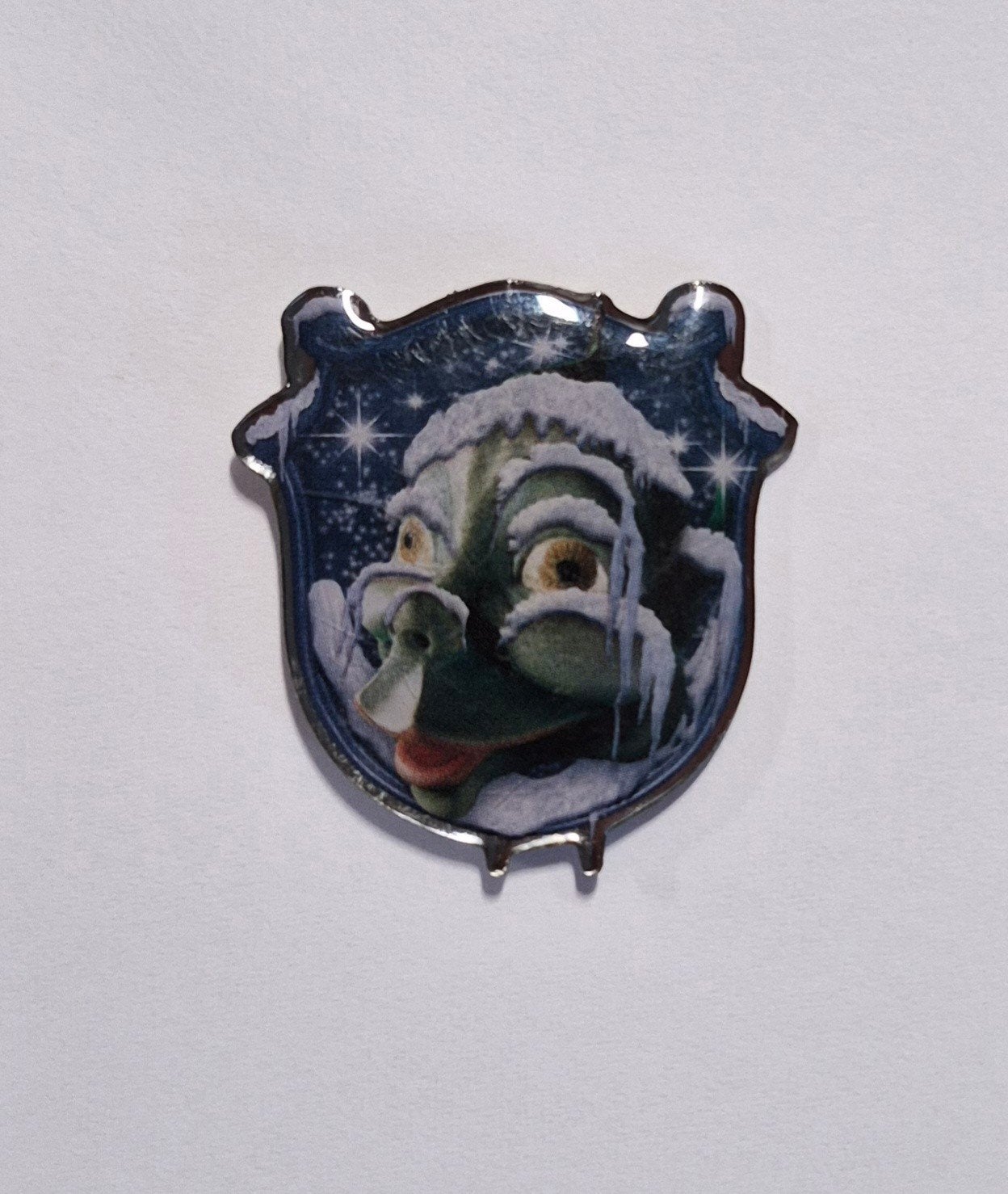 Efteling Wintertrol pin uit 2003, Ophalen of Verzenden, Button of Speldje