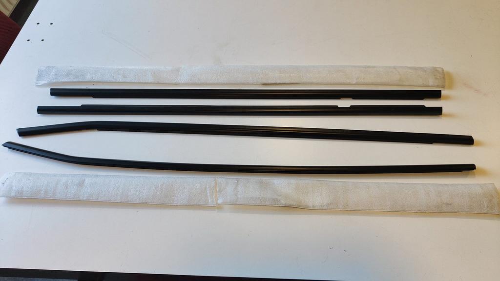 Set zwarte deur raamlijsten buitenzijde BMW X6 serie E71, Auto-onderdelen, Ophalen, Gebruikt, -, -