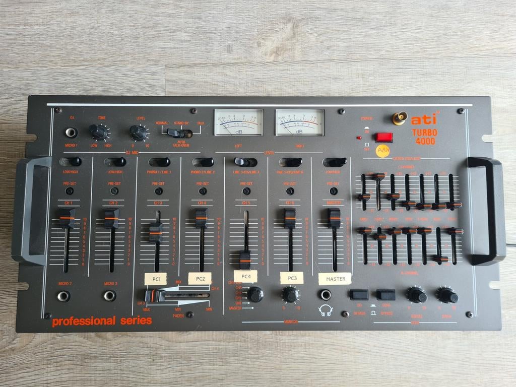 Ati Turbo 4000 Professionele DJ Mixer, Ophalen of Verzenden, Gebruikt, 5 tot 10 kanalen, Microfooningang