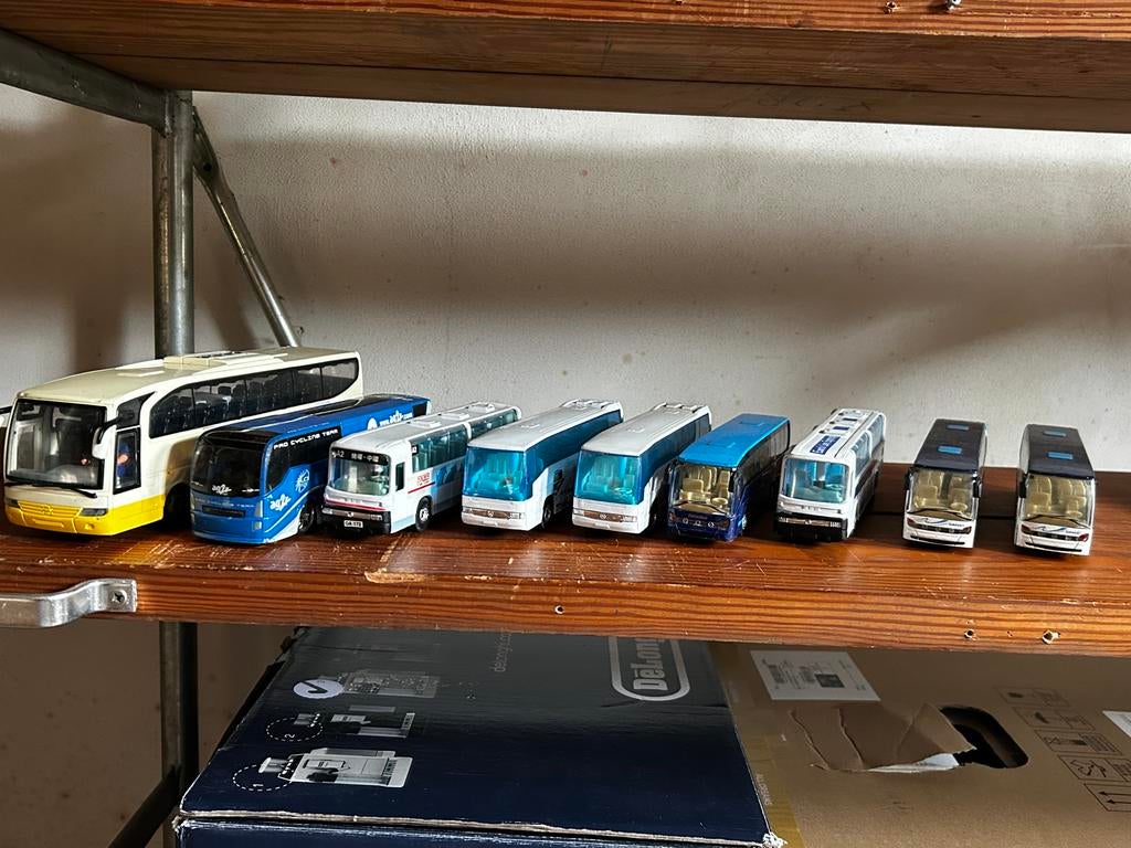 Collectie van 26 modelbussen: modern en Engels, Overige merken, Gebruikt, 1:32 tot 1:50, Overige typen