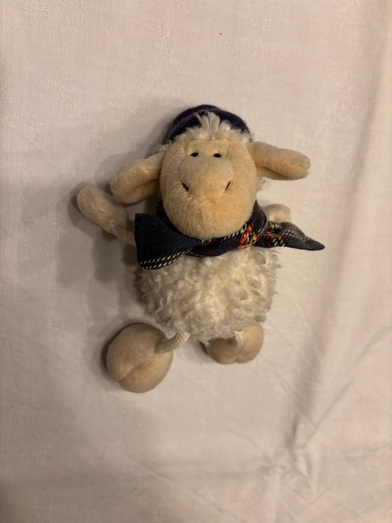 Schattig nici schaapje wit lammetje met muts en sjaal!, NICI, Overige karakters, Overige typen, Ophalen of Verzenden