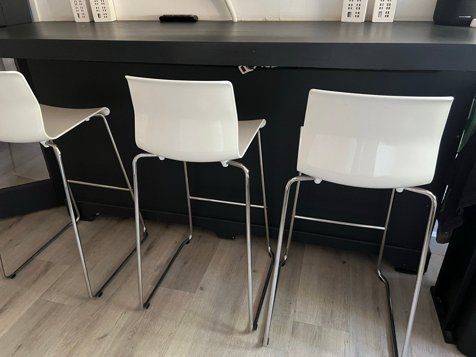 Set van 3 witte barkrukken met metalen onderstel, Ophalen, Kunststof, Gebruikt, 90 cm of meer
