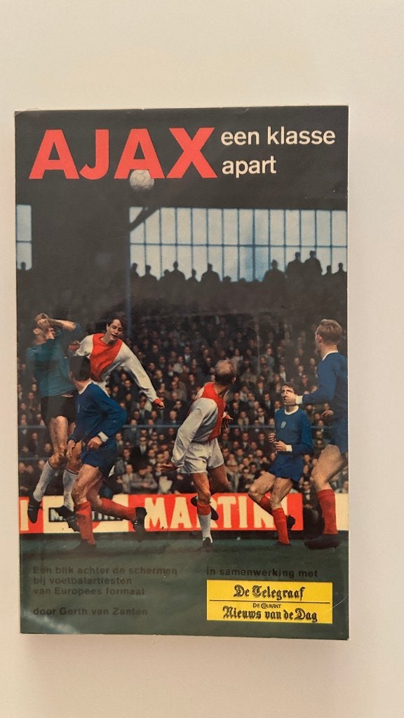 Ajax een klasse apart 1967, Ophalen of Verzenden, Gebruikt, Ajax, Boek of Tijdschrift