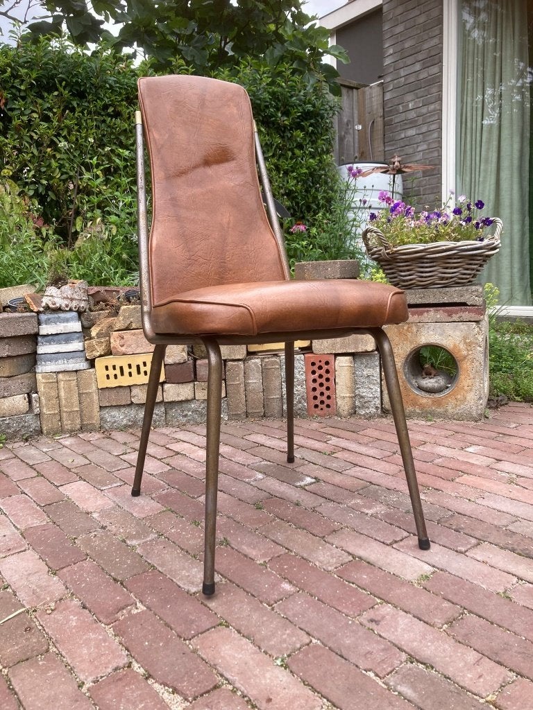 4 Eettafelstoelen - bruin - model #21 - vinyl, Huis en Inrichting, Stoelen, Ophalen, Gebruikt, Bruin, Vier