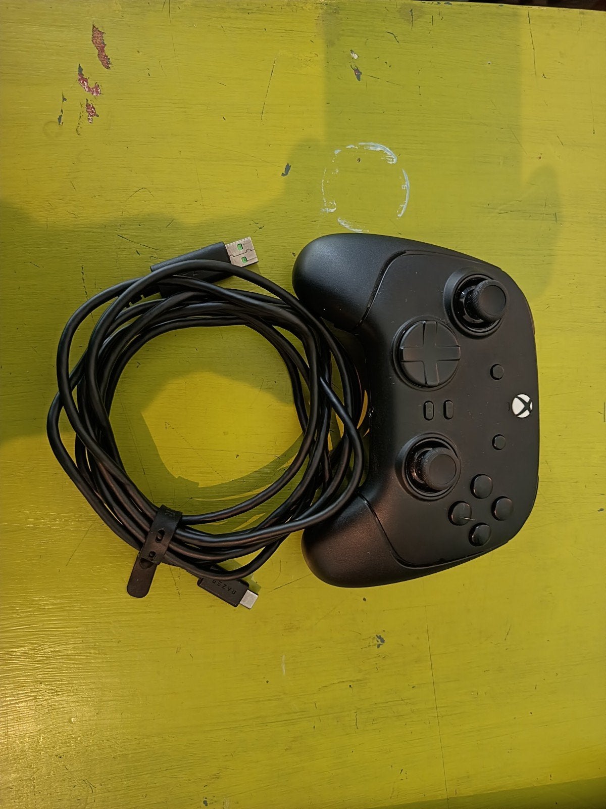 Razer Wolverine V2 TE Controller voor Xbox -bedraad-, Spelcomputers en Games, Spelcomputers | Xbox | Accessoires, Ophalen of Verzenden