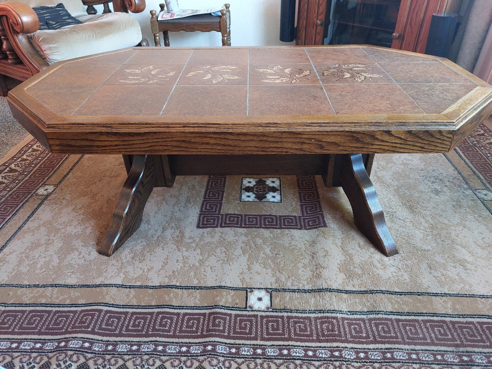 Eiken salontafel met ingelegde tegels, Ophalen, Gebruikt, 100 tot 150 cm, Klassiek