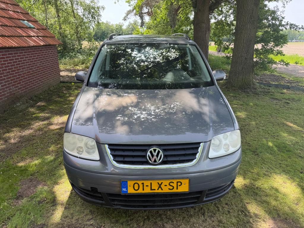 Volkswagen Touran 1.6 85KW 2003 Grijs, Auto's, Volkswagen, Stof, Origineel Nederlands, 75 €/maand, Handgeschakeld