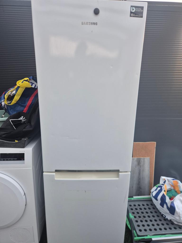 Samsung Koelkast met Vriezer - Zo goed als nieuw, 200 liter of meer, 60 cm of meer, Met aparte vriezer, Zo goed als nieuw
