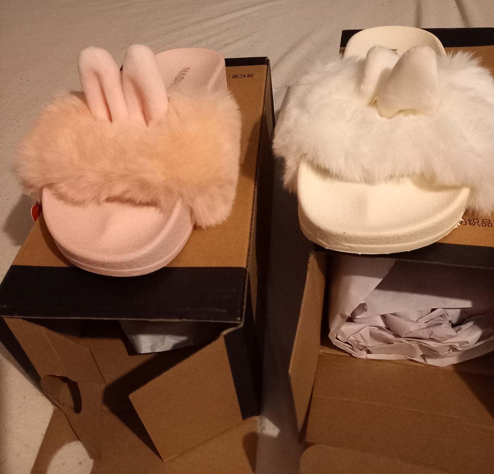 mooie slippers met voetbed nieuw in doos, Ophalen of Verzenden, Nieuw, Wit