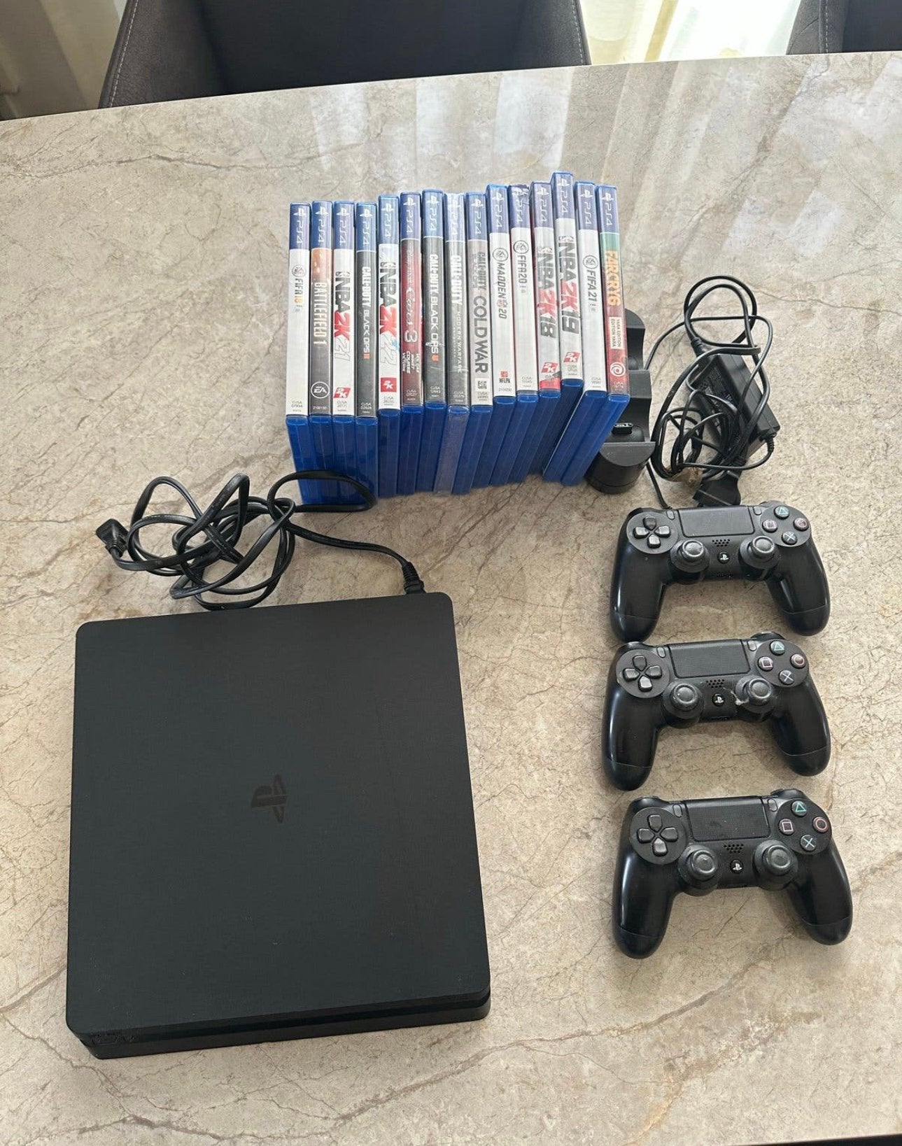 PS4 Slim 500GB + 3 Controllers + 15 Games, Ophalen, Zo goed als nieuw, Met 2 controllers, Slim