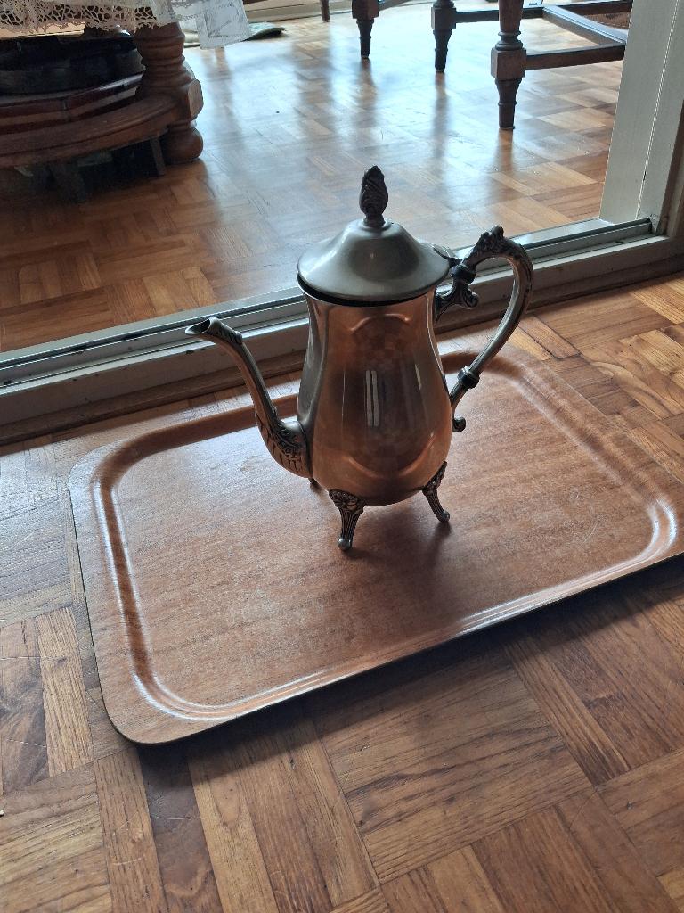 koffiepot silver plated bewerkt 4 pootjes, Antiek en Kunst, Antiek | Keukenbenodigdheden, Ophalen of Verzenden