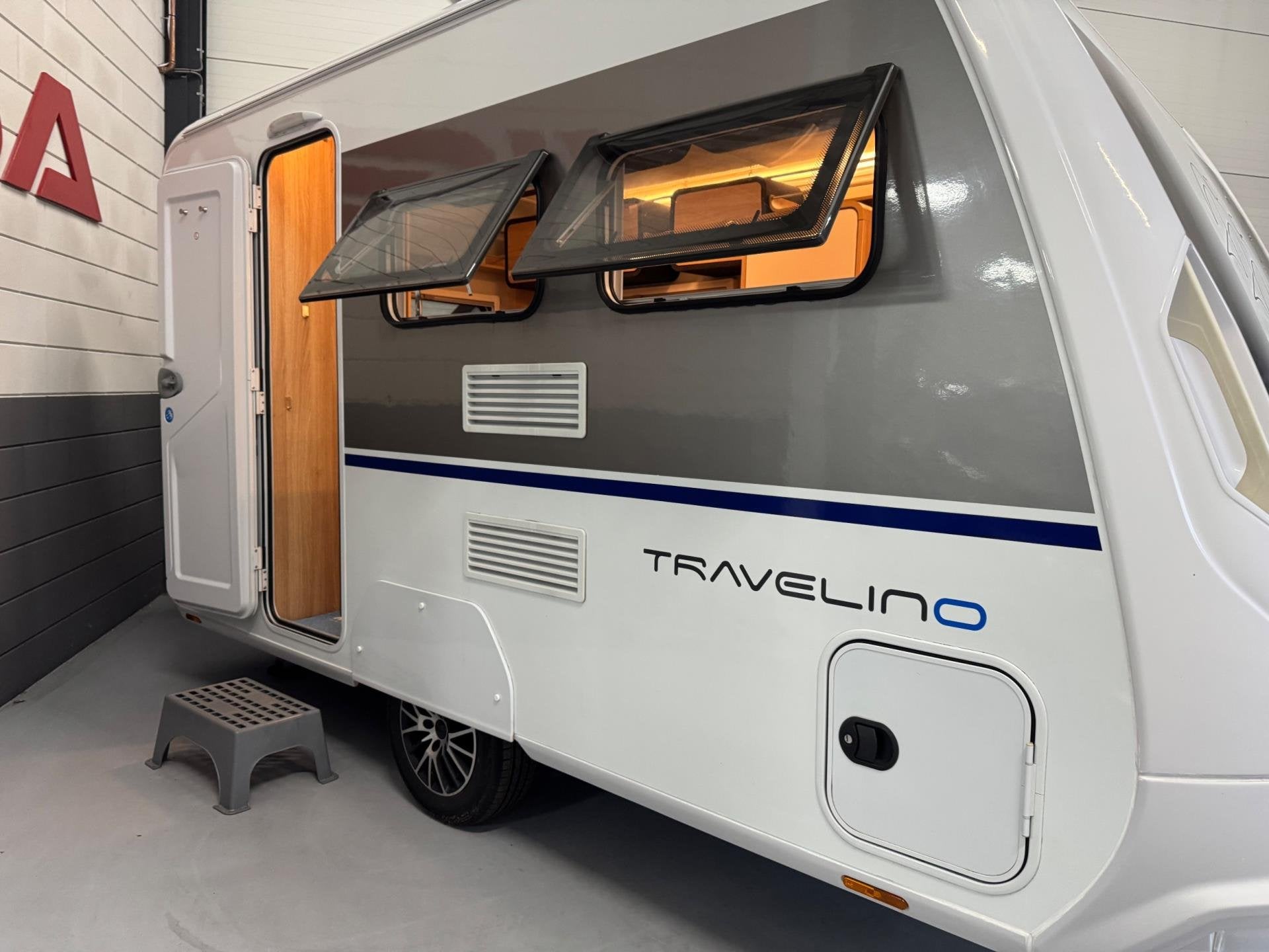 Knaus W06 Caravan Travelino 06A2YHB, Caravans en Kamperen, KNAUS, Info@autobedrijfvsa.nl, Louis Braillestraat 6-07
7442DG  Nijverdal, NL