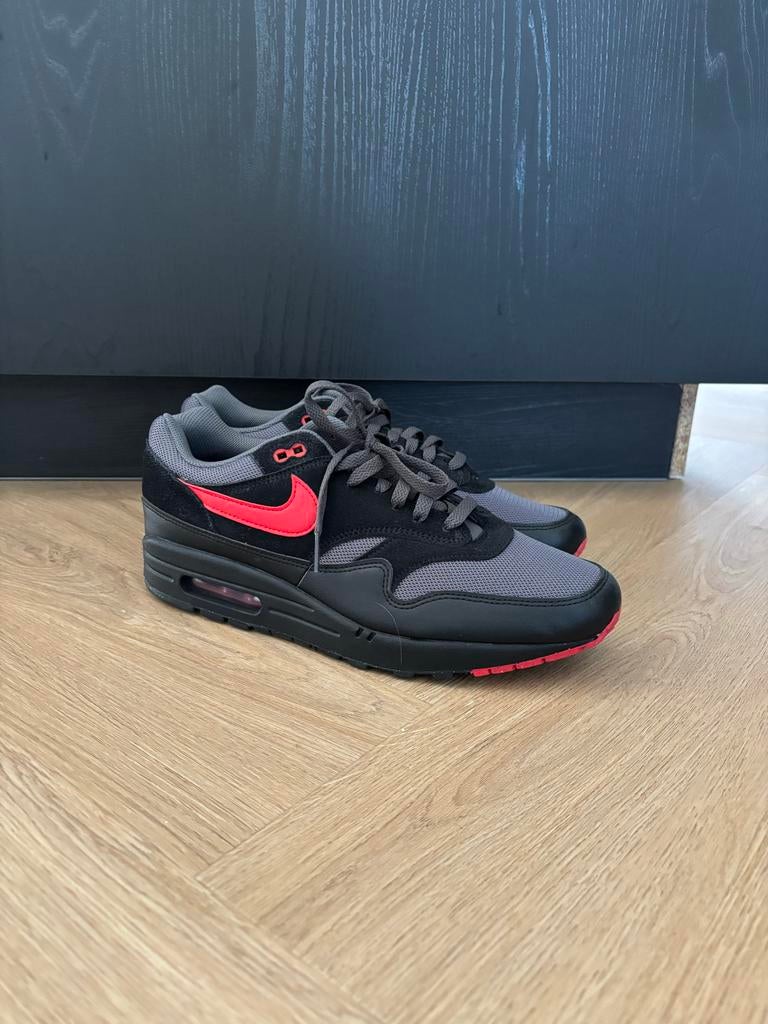 Nike Air Max 1 Essentials Vampire - Maat 45.5, Ophalen of Verzenden, Nieuw, Zwart, Sneakers of Gympen