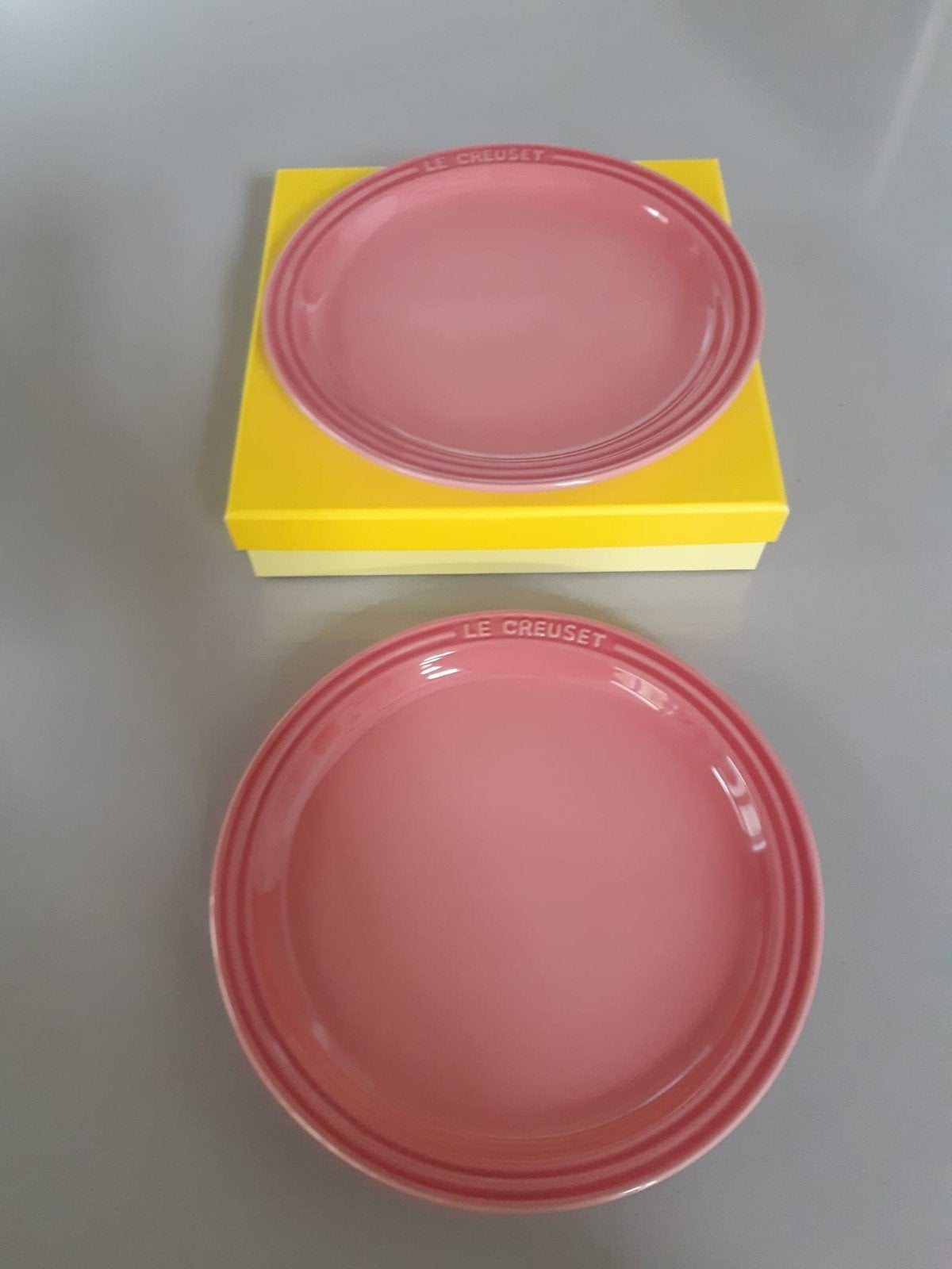 Set van 2 Borden Le Creuset Rose Quartz, Nieuw, Ophalen of Verzenden, Bord(en), Overige stijlen