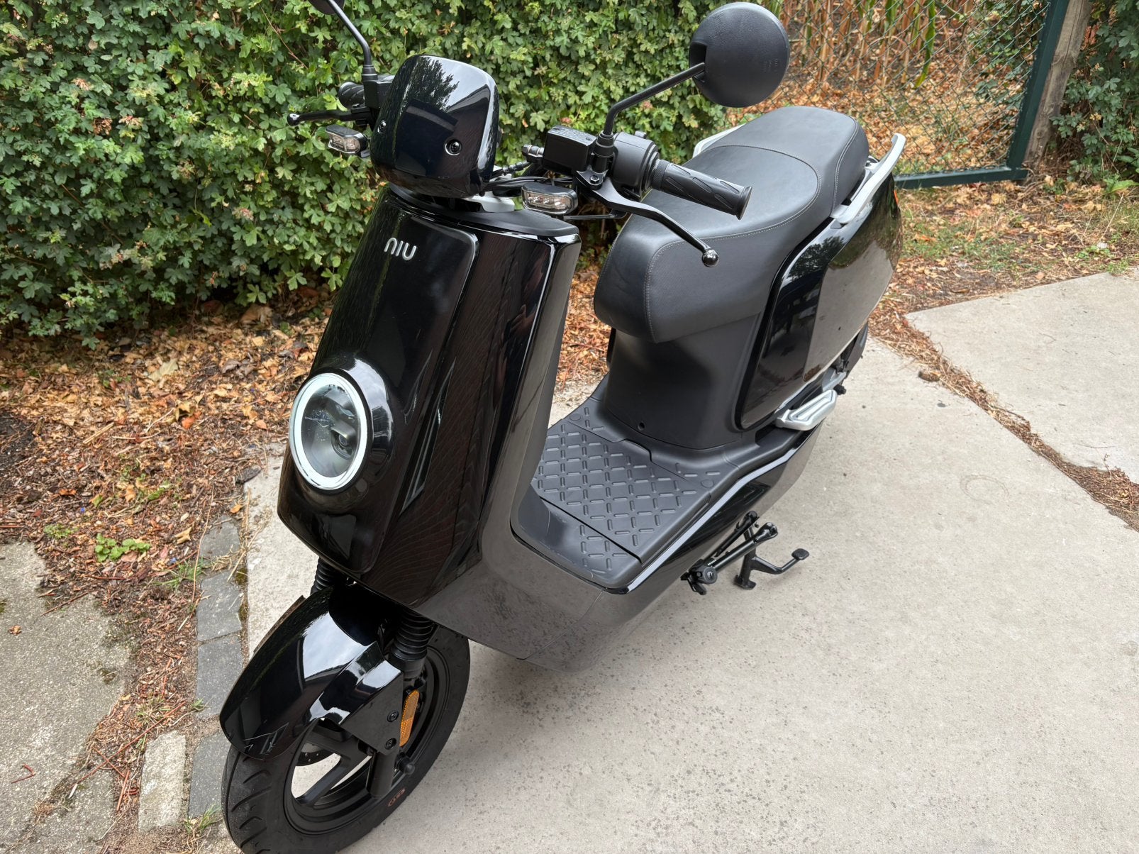 NIU N1S Elektrische scooter | Geel kenteken, Fietsen en Brommers, Scooters | Overige merken, Ophalen, Gebruikt, Maximaal 45 km/u