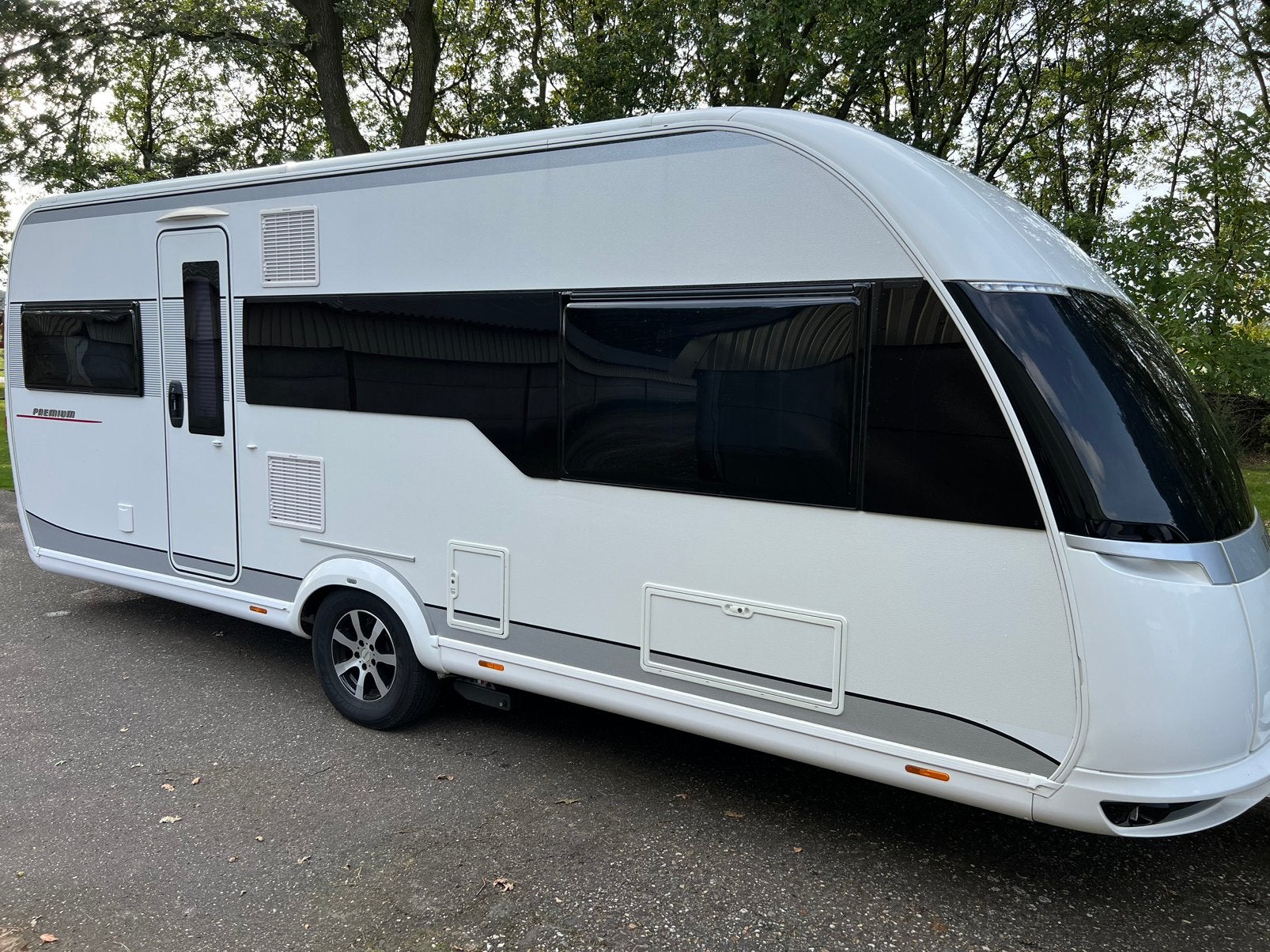 Hobby premium 560 UL AIRCO, VOORTENT + LUIFEL, MOVER, Rondzit, Hobby, Particulier, Luifel