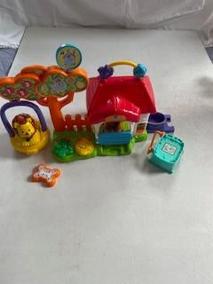 VTech Zoef Zoef Dieren Schommel & Speel hondenhok, Kinderen en Baby's, Speelgoed | Vtech, Ophalen, Zo goed als nieuw, 4 tot 6 jaar