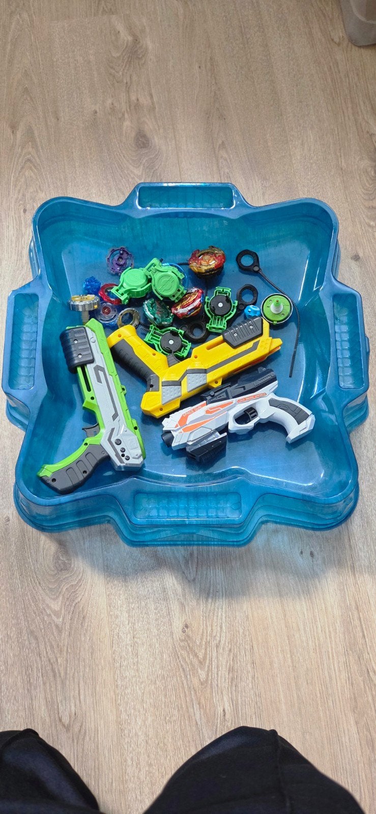 Beyblade Burst Arena met Launchers en Beyblades, Ophalen, Gebruikt, Jongen of Meisje