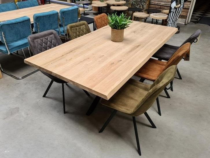 Eiken tafel | Boomstam rand blad + zwarte matrixpoot | ACTIE, Niet ingevuld, 100 tot 150 cm, Landelijk, modern, industrieel, tijdloos