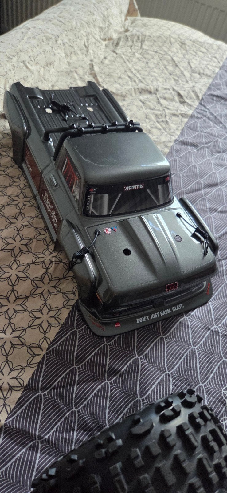 arrma outcast 4s  nieuwstaat, Auto offroad, Nieuw, RTR (Ready to Run), Overige schalen