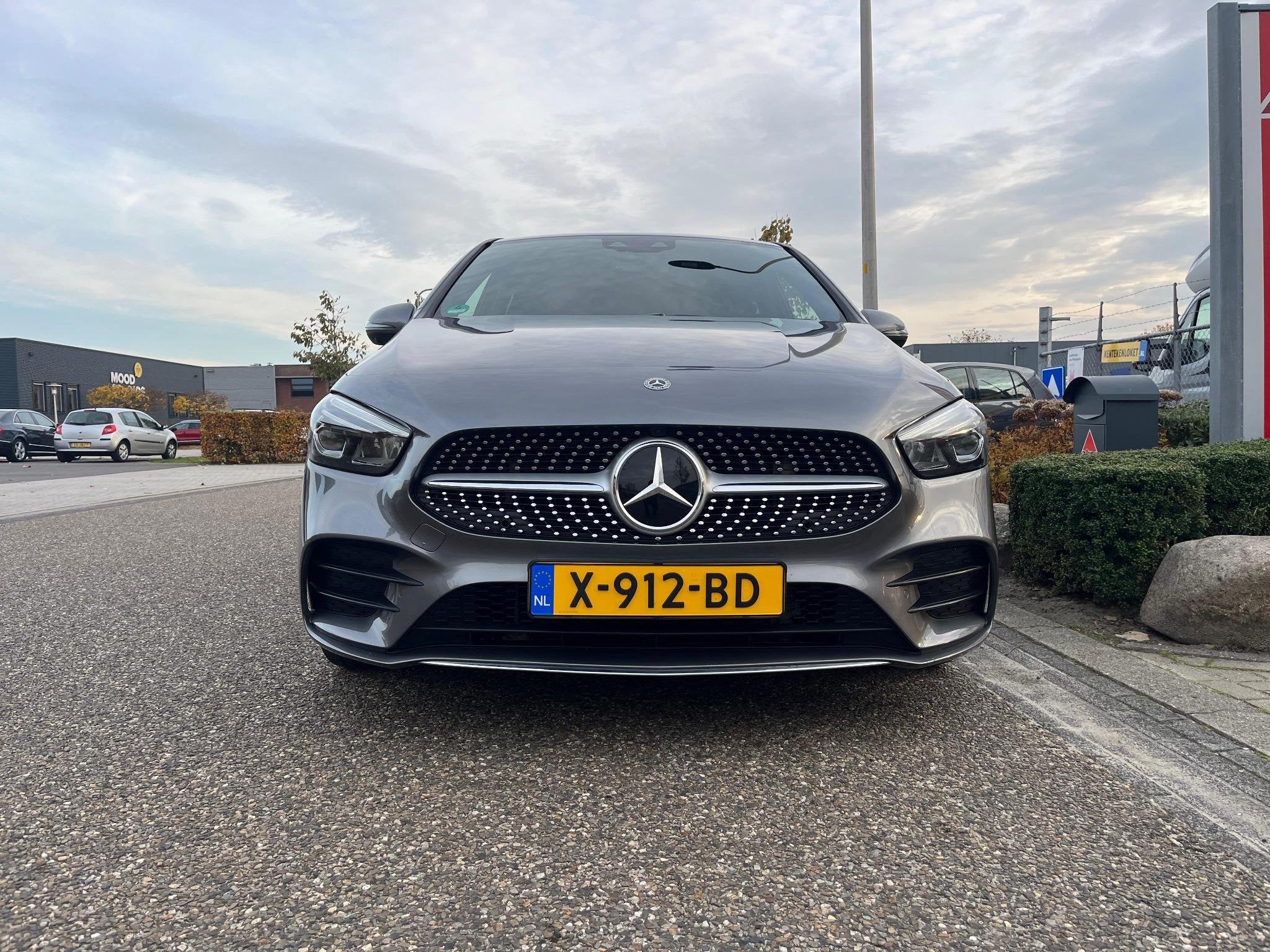 Mercedes-Benz B-klasse 200 Business Solution AMG | 360 Cam, Auto's, Gebruikt, 4 cilinders, Leder en Stof, 163 pk