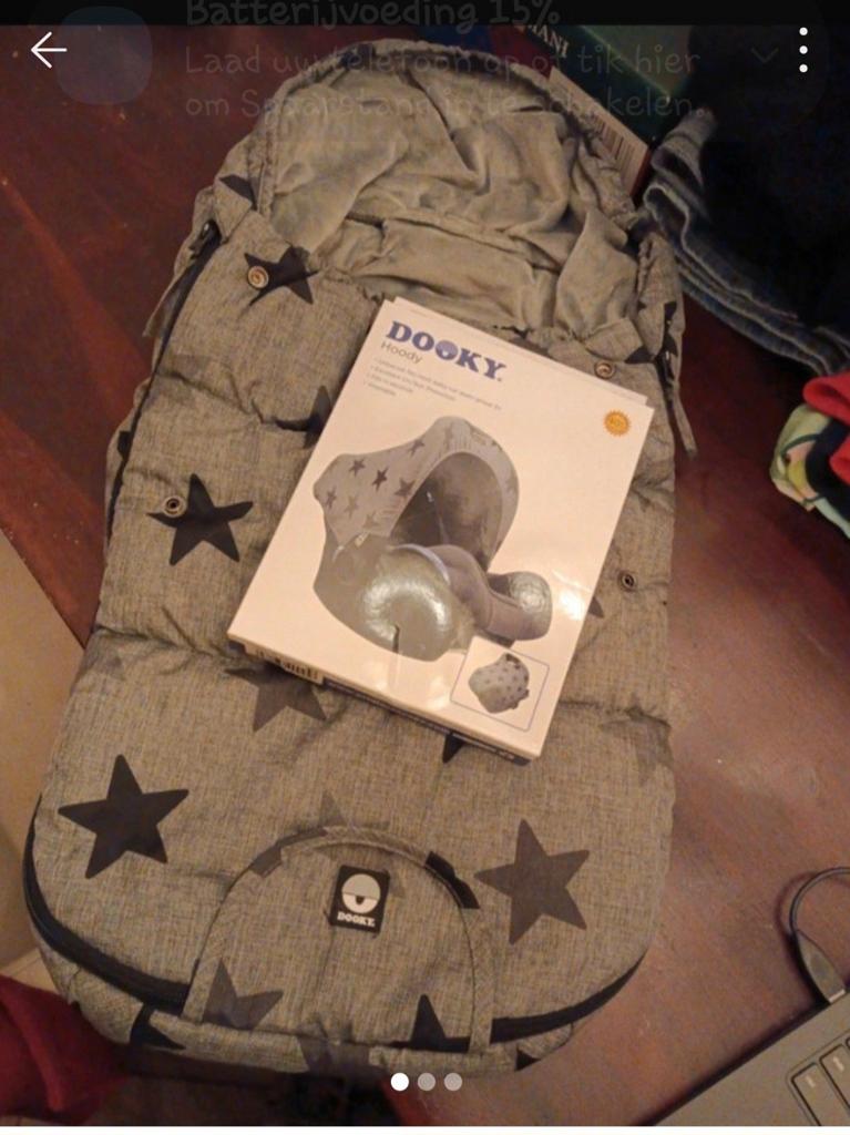 Dooky draagdoek en Maxi-Cosi cover met sterren, Overige merken, Autogordel, Nieuw, Ophalen of Verzenden