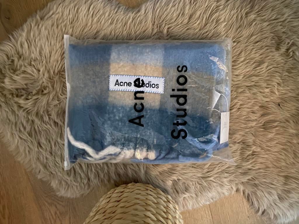 Acne studios sjaal, Ophalen of Verzenden, Nieuw, Maat 46/48 (XL) of groter, Sjaal
