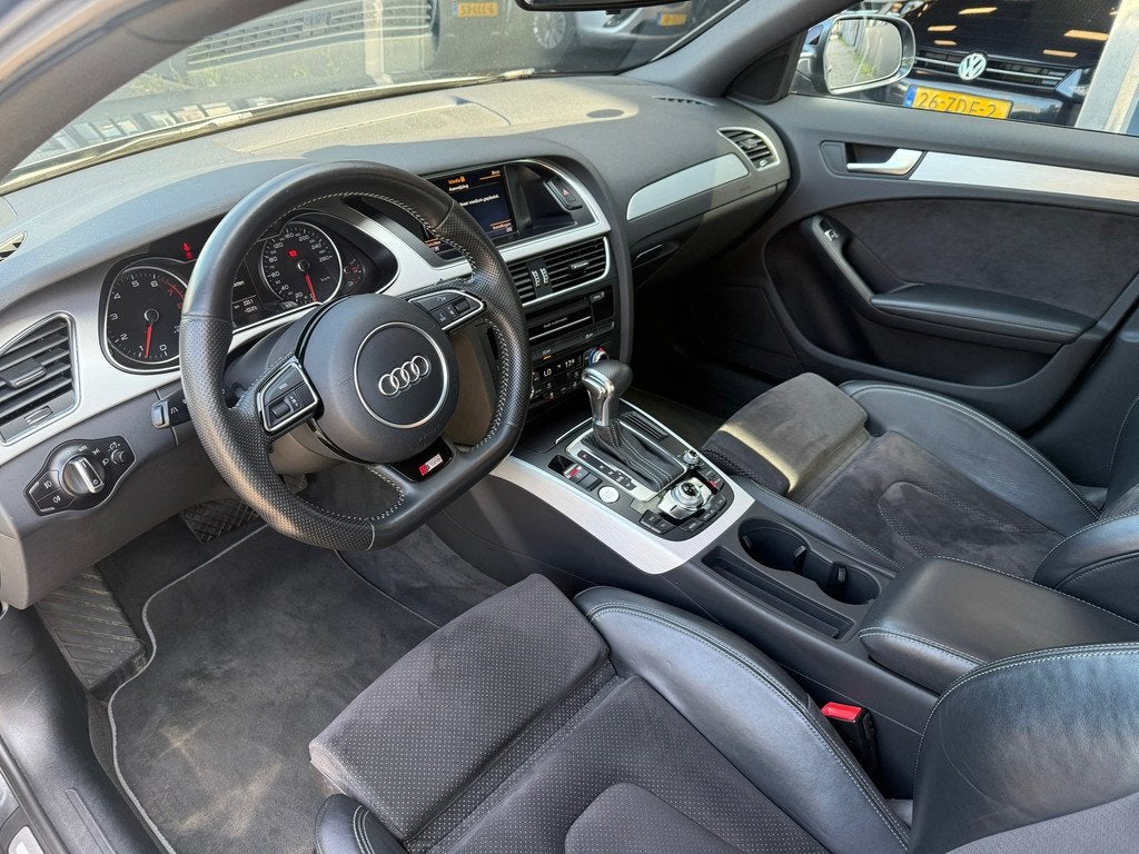 Audi A4 Limousine 1.8 TFSI S Line Edition Automaat Navi Keyl, Auto's, Audi, Automatische klimaatregeling, Gebruikt, Euro 6, 4 cilinders