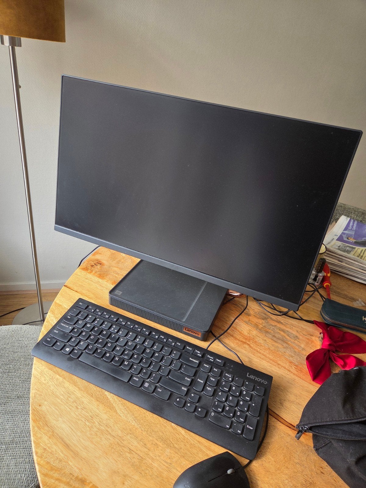 Lenovo IdeaCentre AIO i5 All-in-One PC, Computers en Software, Ophalen, 2 tot 3 Ghz, Met monitor, 8 GB