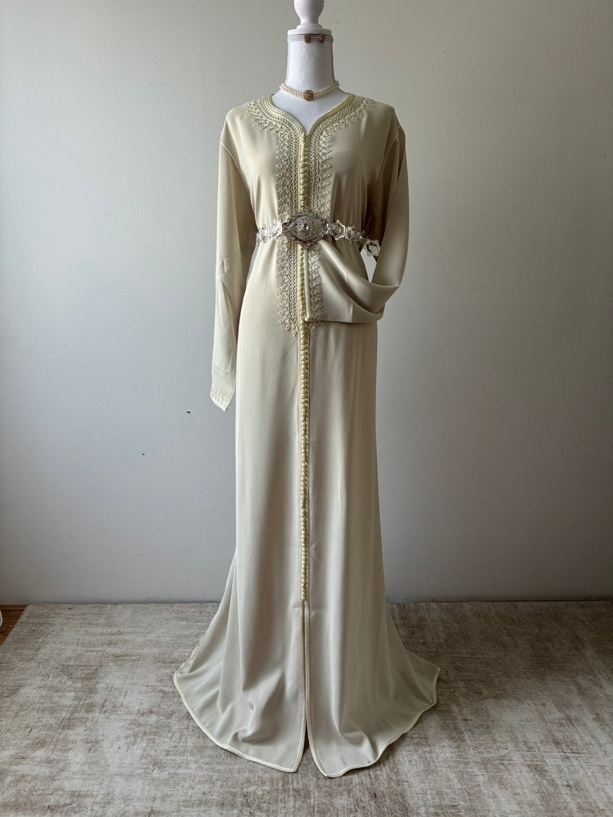 Kaftan te HUUR, Kleding | Dames, Ophalen, Zo goed als nieuw, Maat 38/40 (M), Overige typen