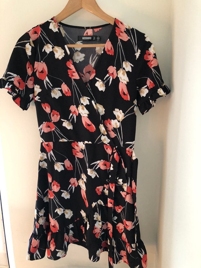 Leuke zomerjurk, zwart met bloemen, maat 34, Kleding | Dames, Zwart, Ophalen of Verzenden, Zo goed als nieuw, Maat 34 (XS) of kleiner