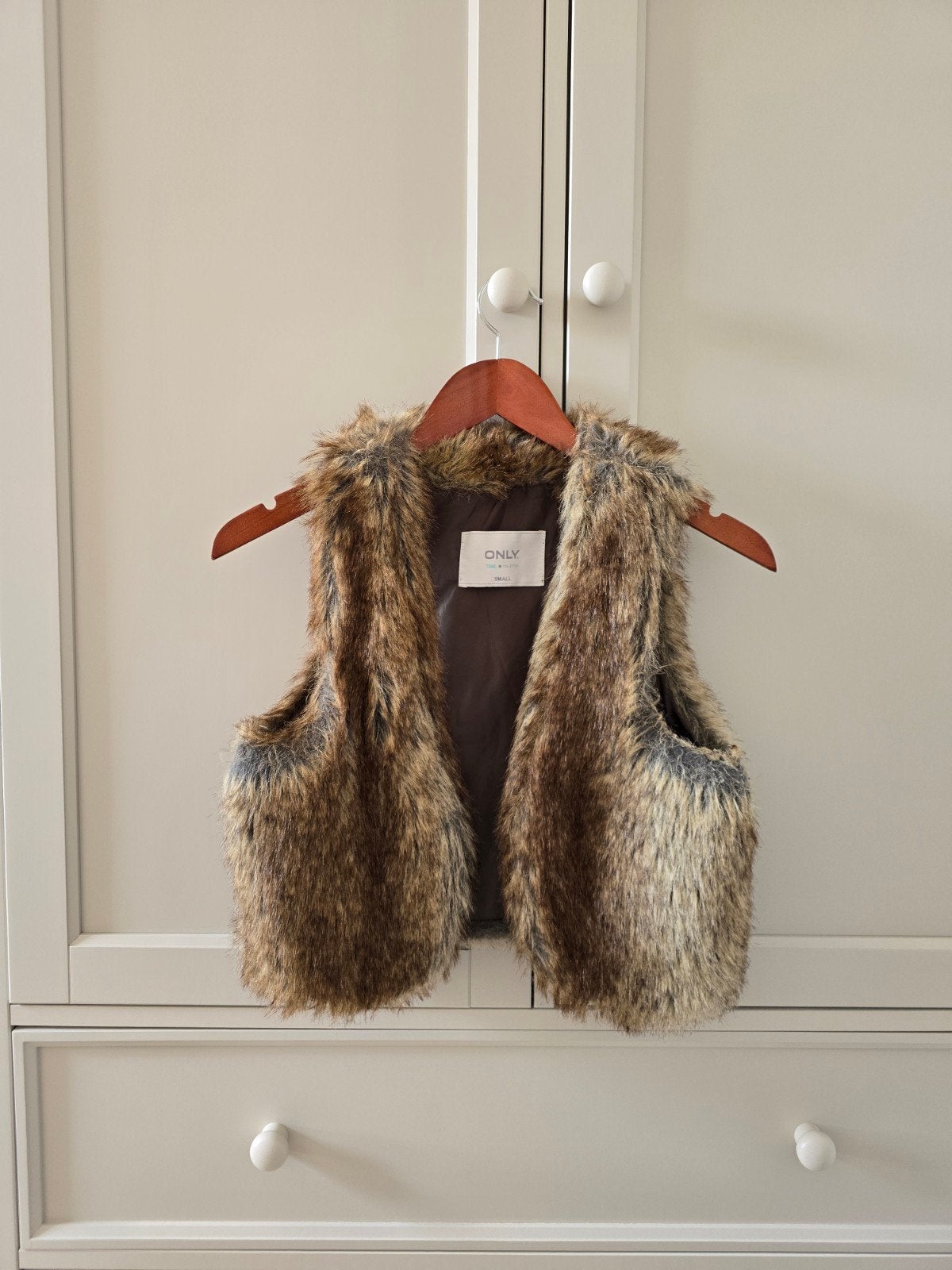 Only bont jasje, gilet in maat S, Kleding | Dames, Bodywarmers, Only, Bruin, Ophalen of Verzenden, Zo goed als nieuw