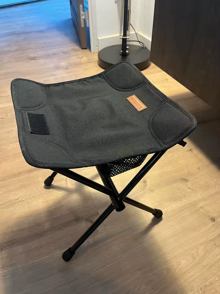 Zwarte Opvouwbare Kruk / Camping Krukje, Verzenden, Nieuw, Hout