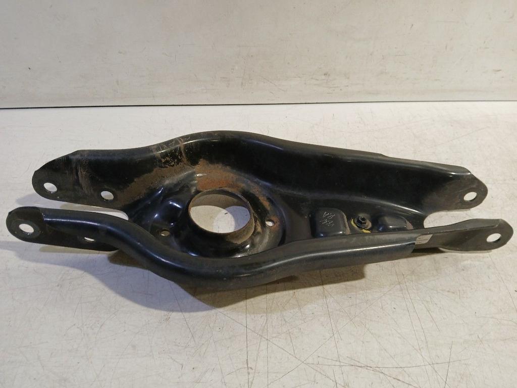 Draagarm rechts achter Tesla Model 3, Onderdelen@venauto.nl, Van der Ven Autorecycling B.V., Gebruikt, Ettenseweg 76, 4706 PB Roosendaal, The Netherlands