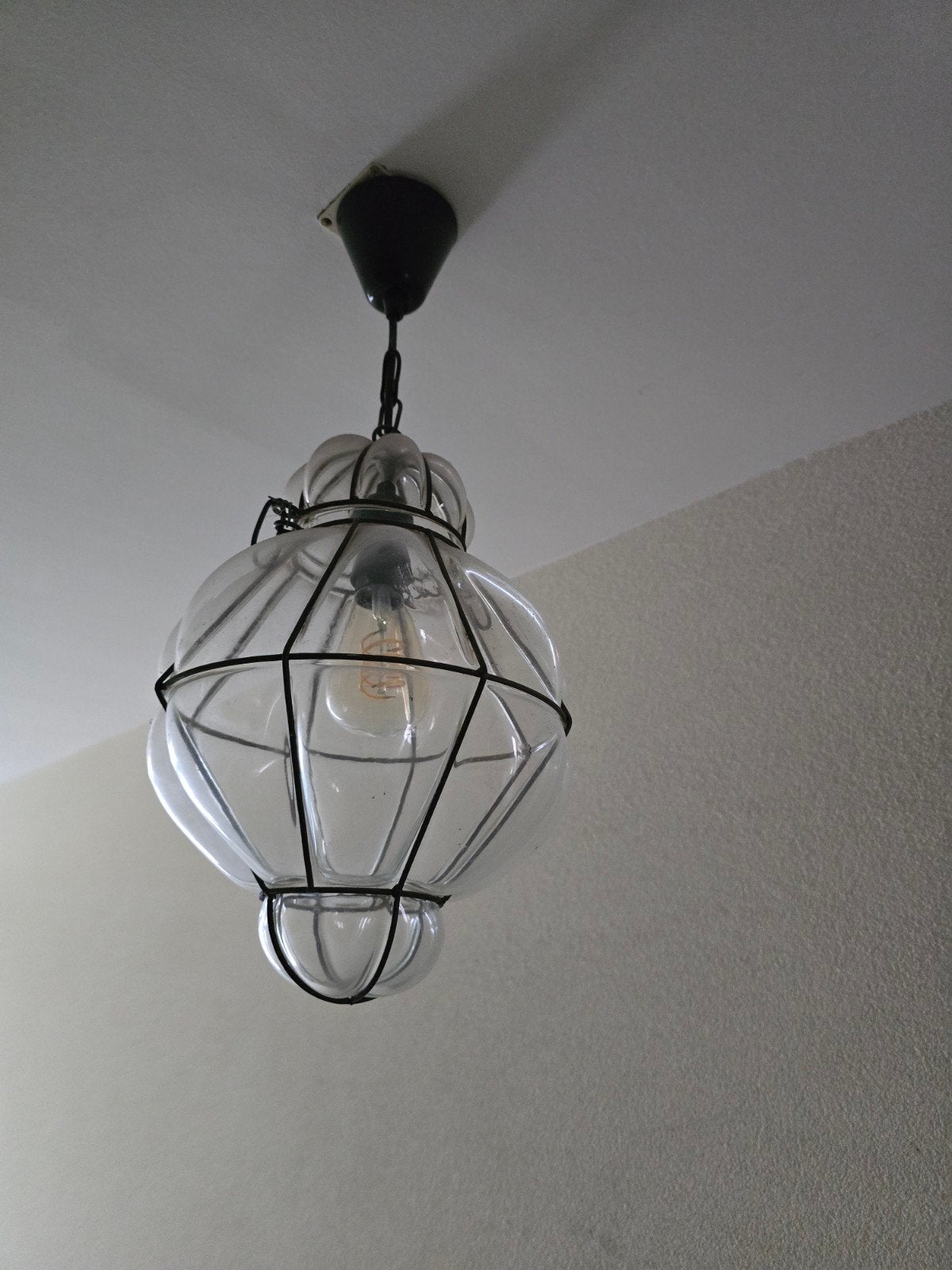 Venetiaanse hanglamp, Ophalen