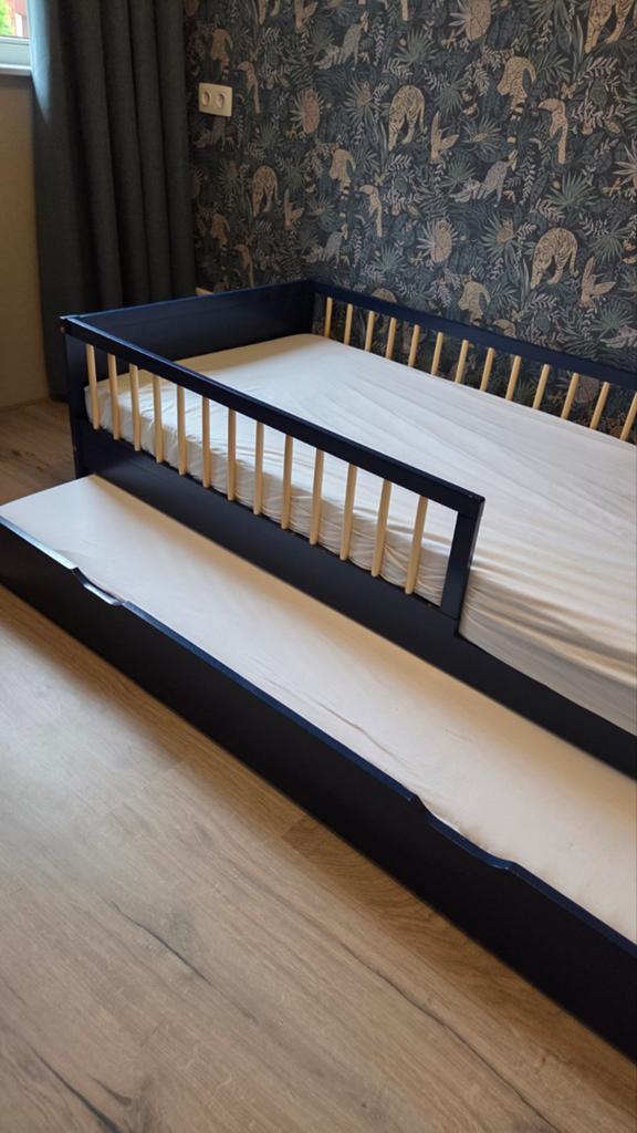 Te koop: zgan bed met uitschuifbed incl 2 matrassen, Huis en Inrichting, Ophalen, 90 cm, Eenpersoons, Blauw