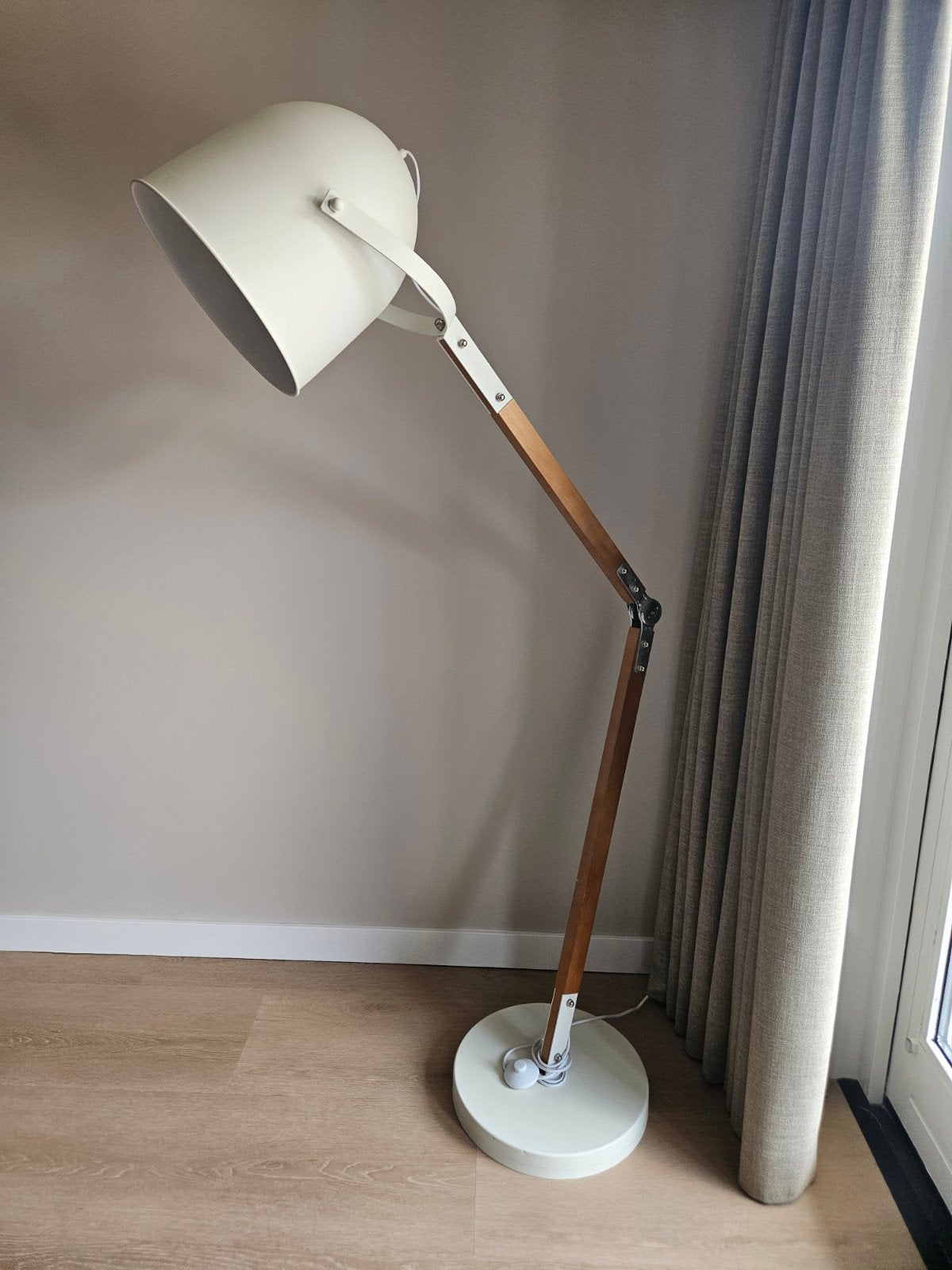 Staande lamp wit met houten accenten, Ophalen, Gebruikt, E27 (groot), 150 tot 200 cm